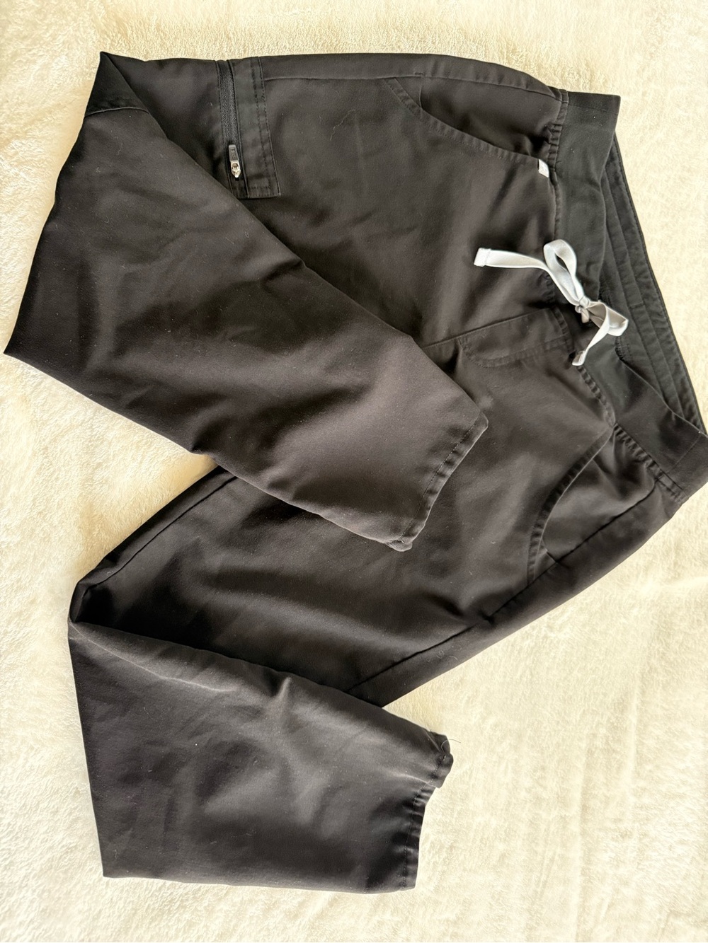 FIGS Black scrub pants women’s small | 24” inseam | Altered 🖤